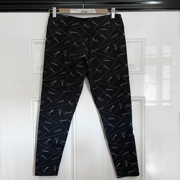 Modcloth Stretching Towards Casual Scissor Print Leggings - Picture 4 of 6